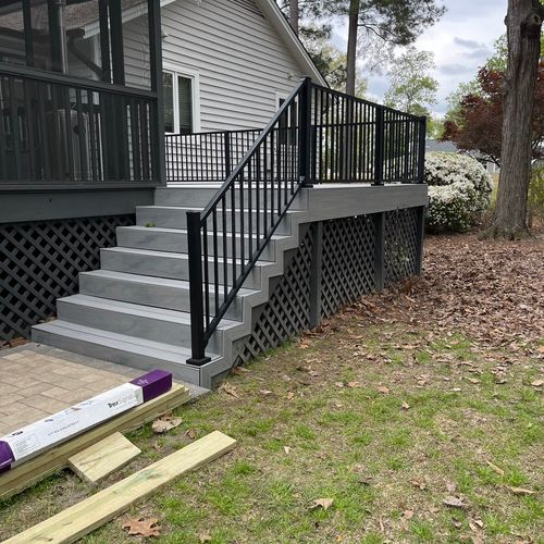 Nice deck with trex decking and aluminum handrails