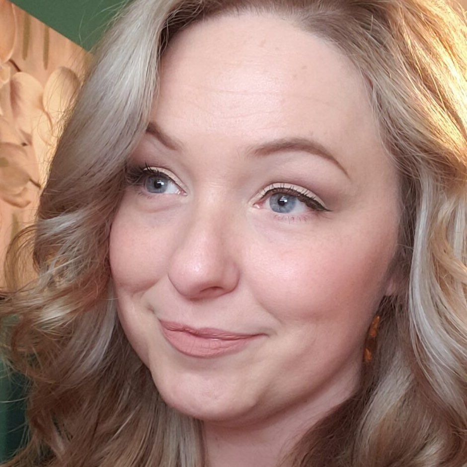 Amber Connors, Yoga + Lifestyle