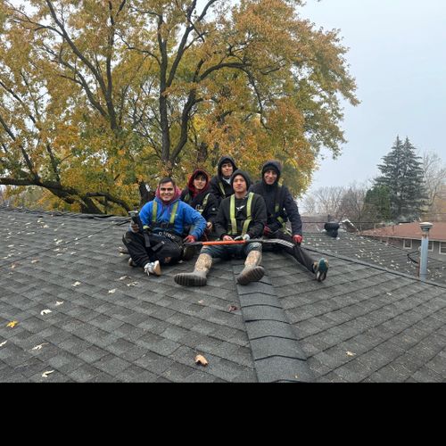 lpm roofing crew