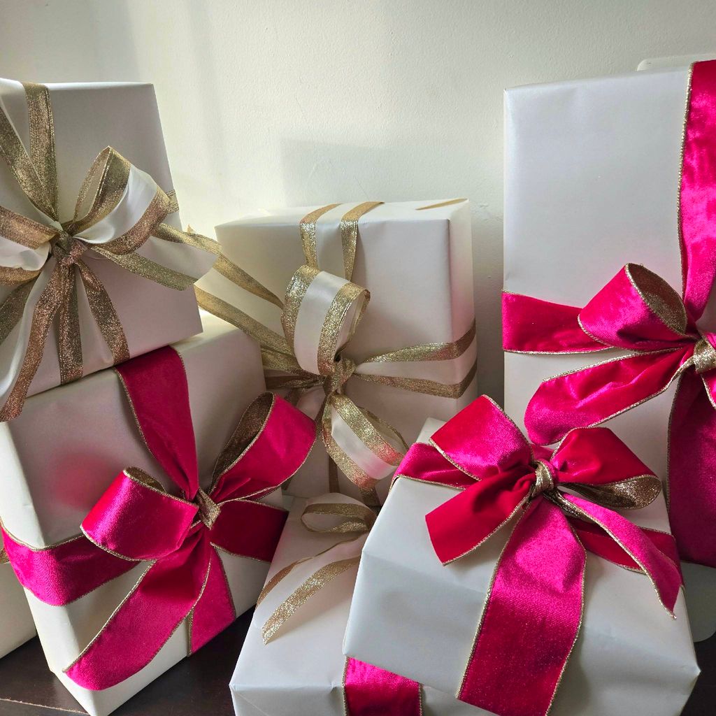 Gift Wrapping, Custom Gift Baskets, & Party Favors