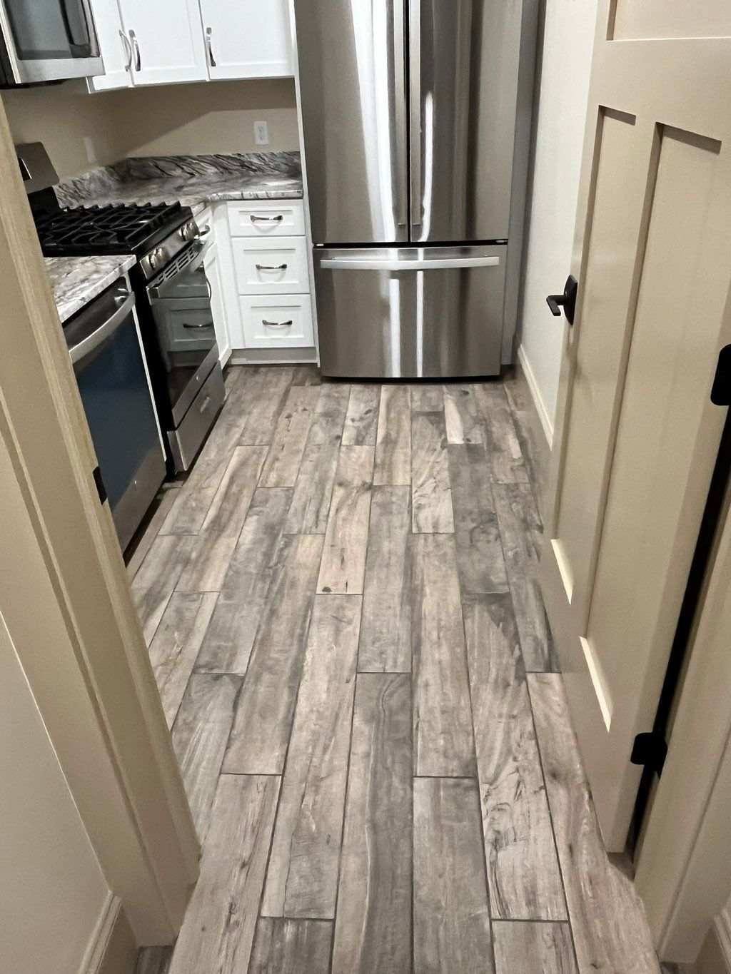 Wood plank tile 