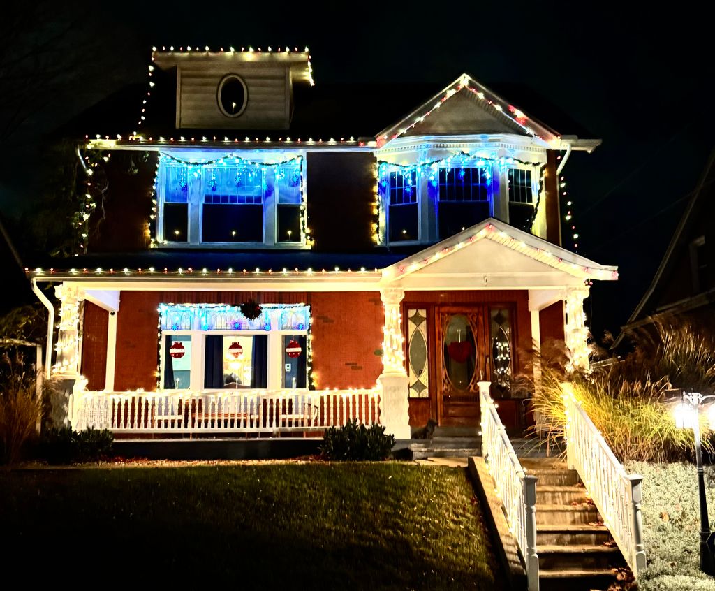 Holiday Lighting Installation and Removal