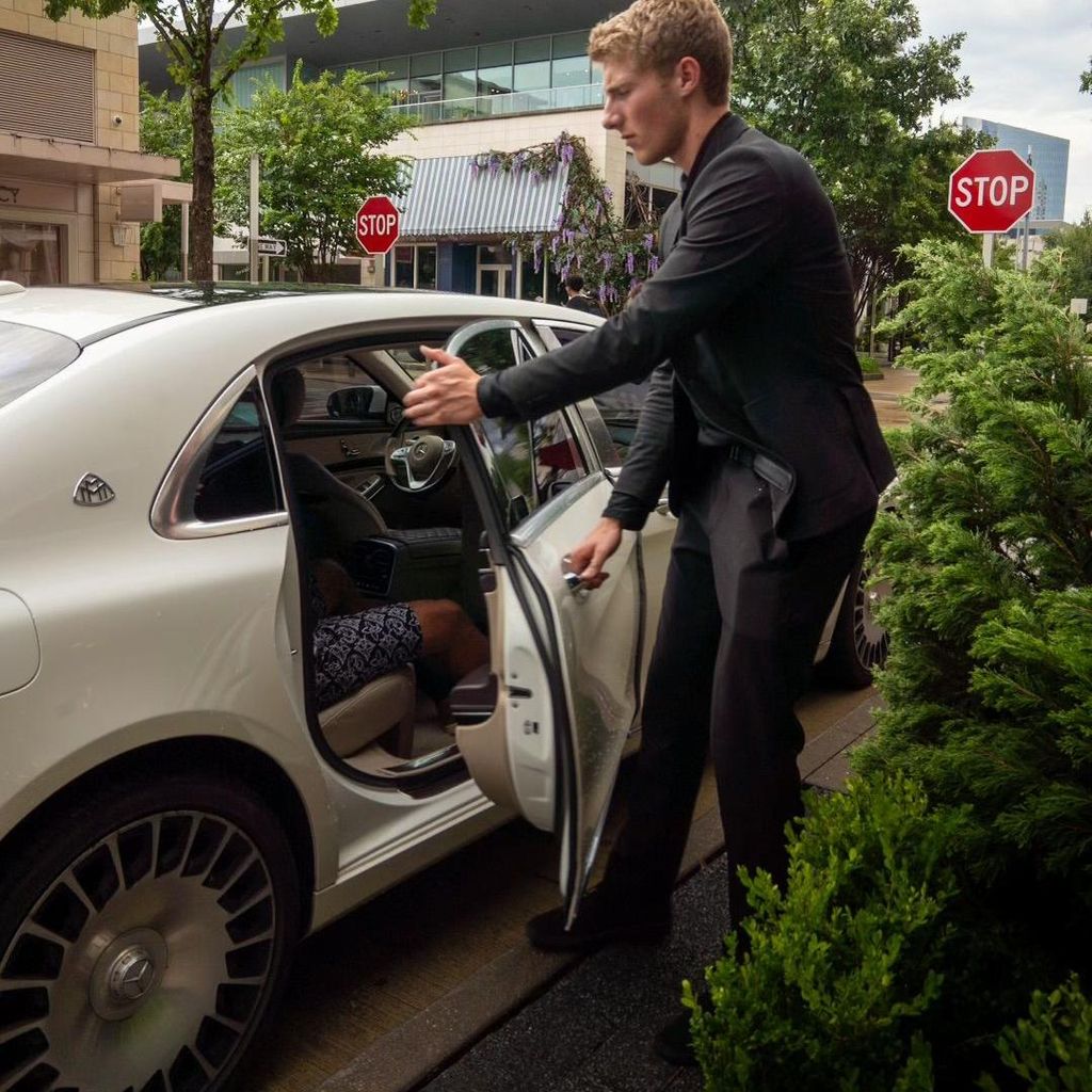 iExotic - Houston Chauffeur & Car Rental
