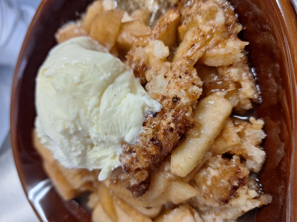 Homemade Apple cobbler with Vanilla Gelato