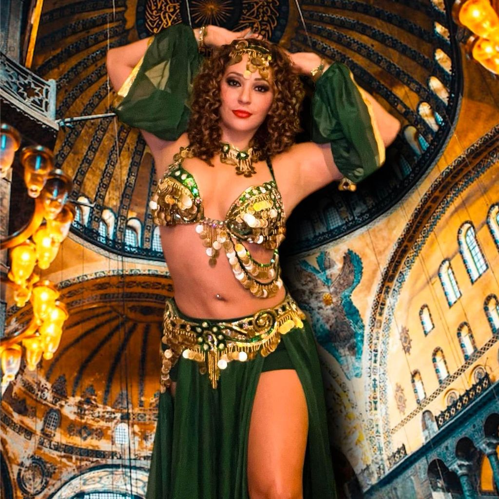 ✨Linette LaTurka Belly Dancer✨