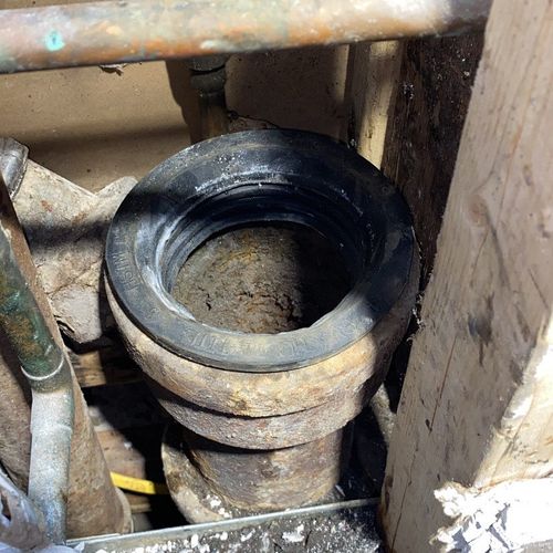 Replacement of a lead poured hub 