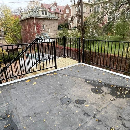 Garage rooftop hand railing