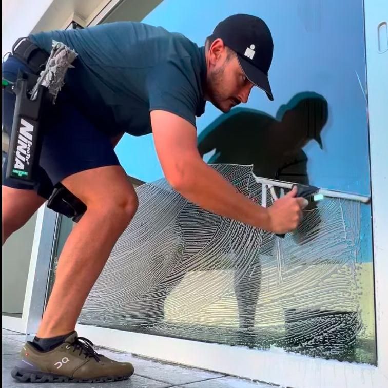 Clear View Club - Window Cleaning