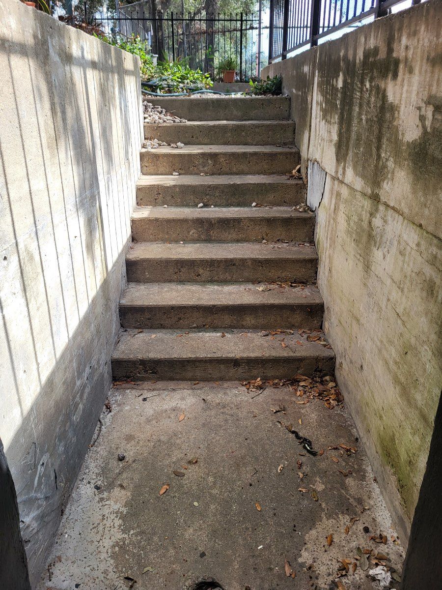 pressure washing of access stairs to the undergrou