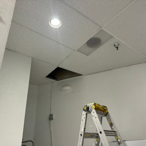 Sealing sprinkler installation 