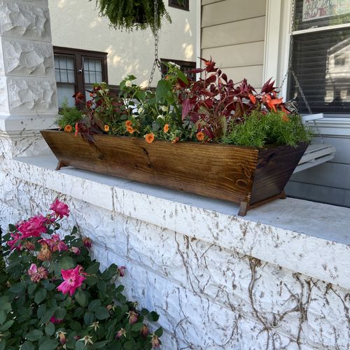 Tapered planter box