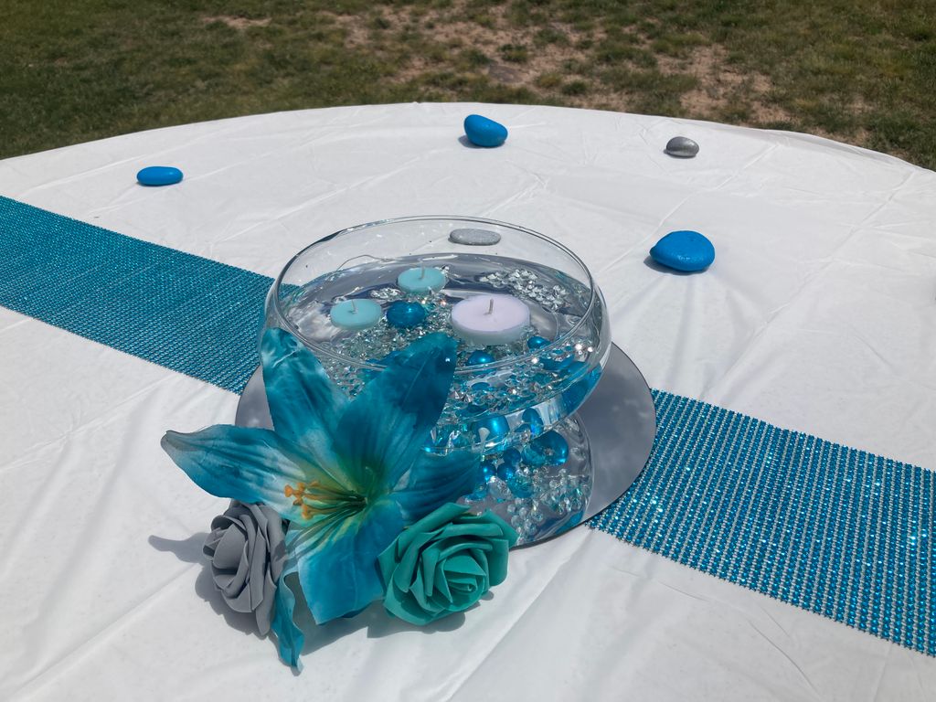 Dodson Wedding: Guest table decor. *Painted pebble