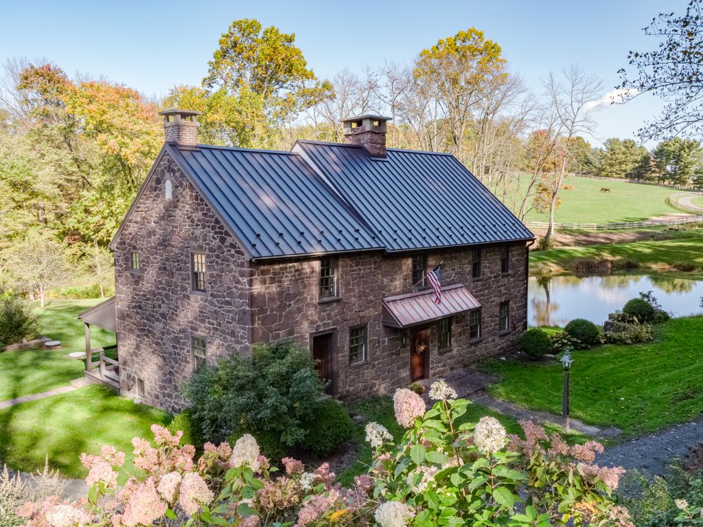 Timeless Standing Seam Metal Roof