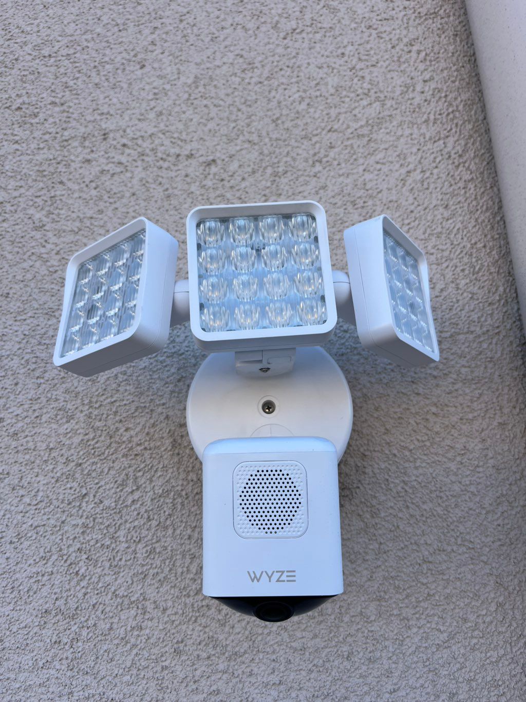 Wyze Floodlight camera installation 