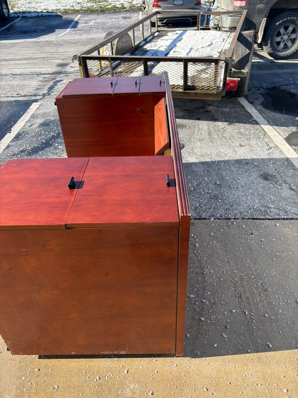 Junking old furniture? We got you! 🙌