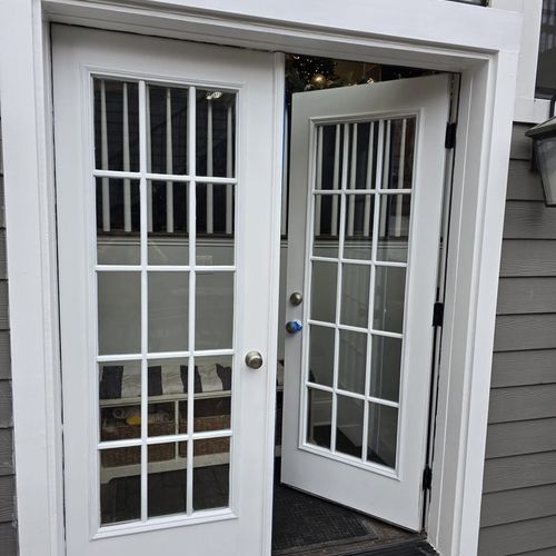 Jonathan and his crew are amazing! Our French door