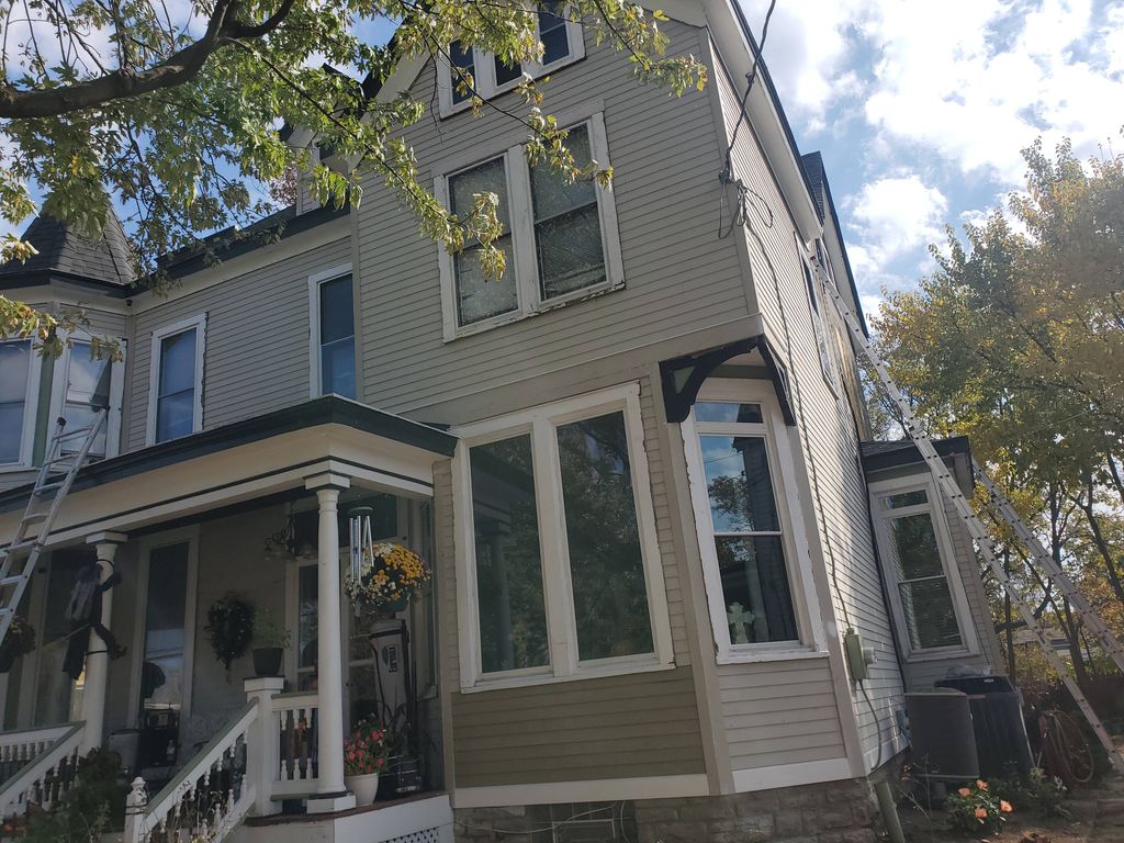 Victorian house sided in hardy