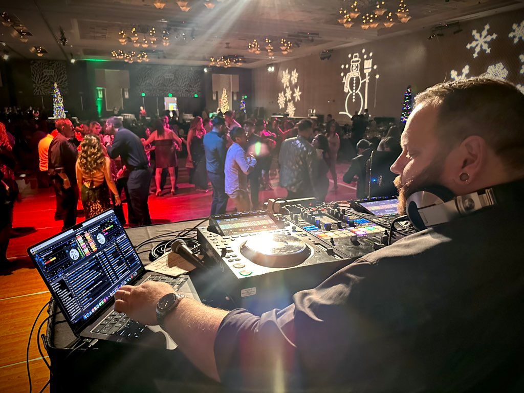 DJ David Aaron / Holiday event, Peppermill 2024