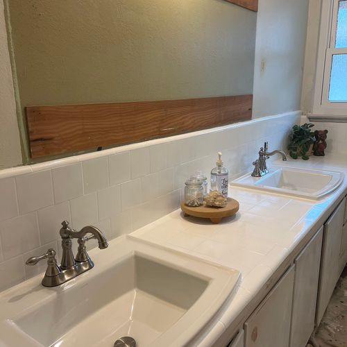 Did a great job installing our sinks!