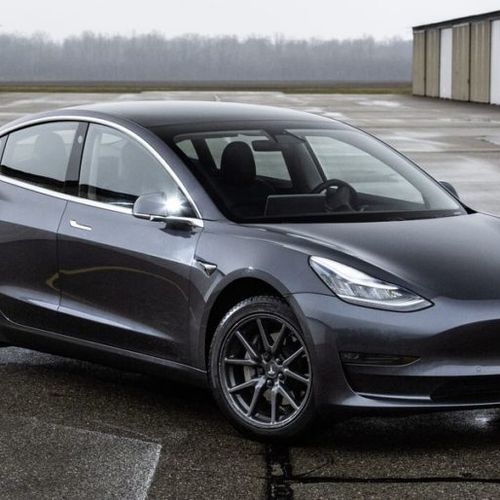 Tesla M3 2023 Black Sedan (3 Passenger / 2 bags)