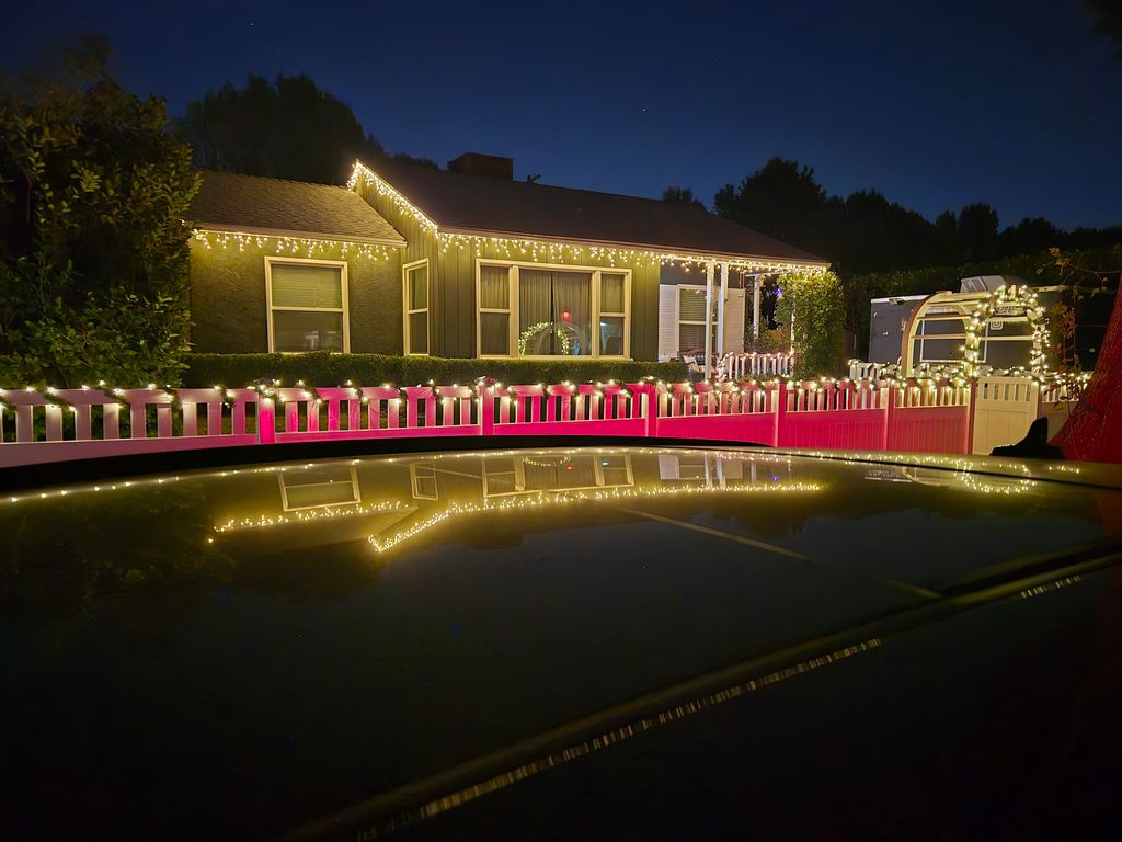 Holiday Lighting Installation and Removal