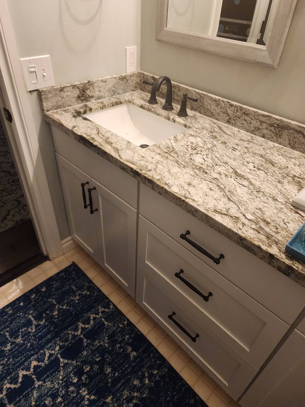New counters, cabinets and sinks!