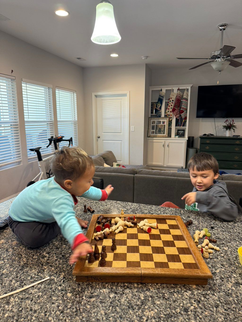 Hello to parents who is searching for online chess