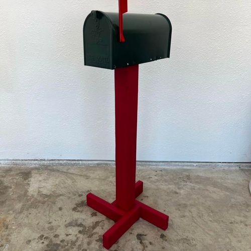 Custom decorative mailbox