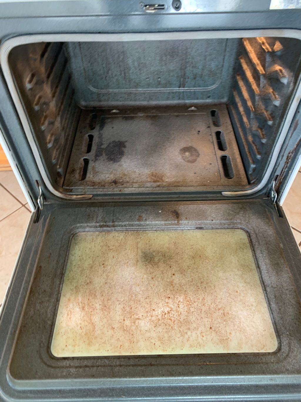 move out clean - stove before 