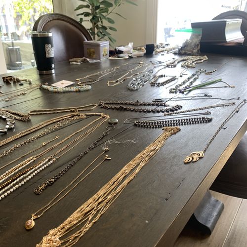 Jewelry editing and organizing session