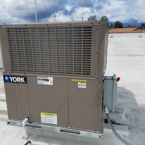 Commercial Roof Top Unit, With ERMS.