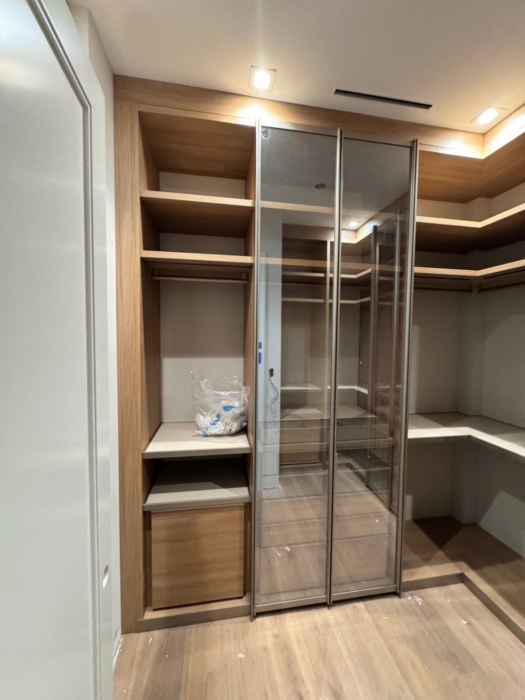 Cabinetery/Furniture instalation