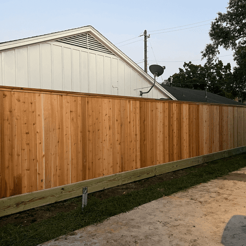 7' Western Red Cedar Fence With Cap Top