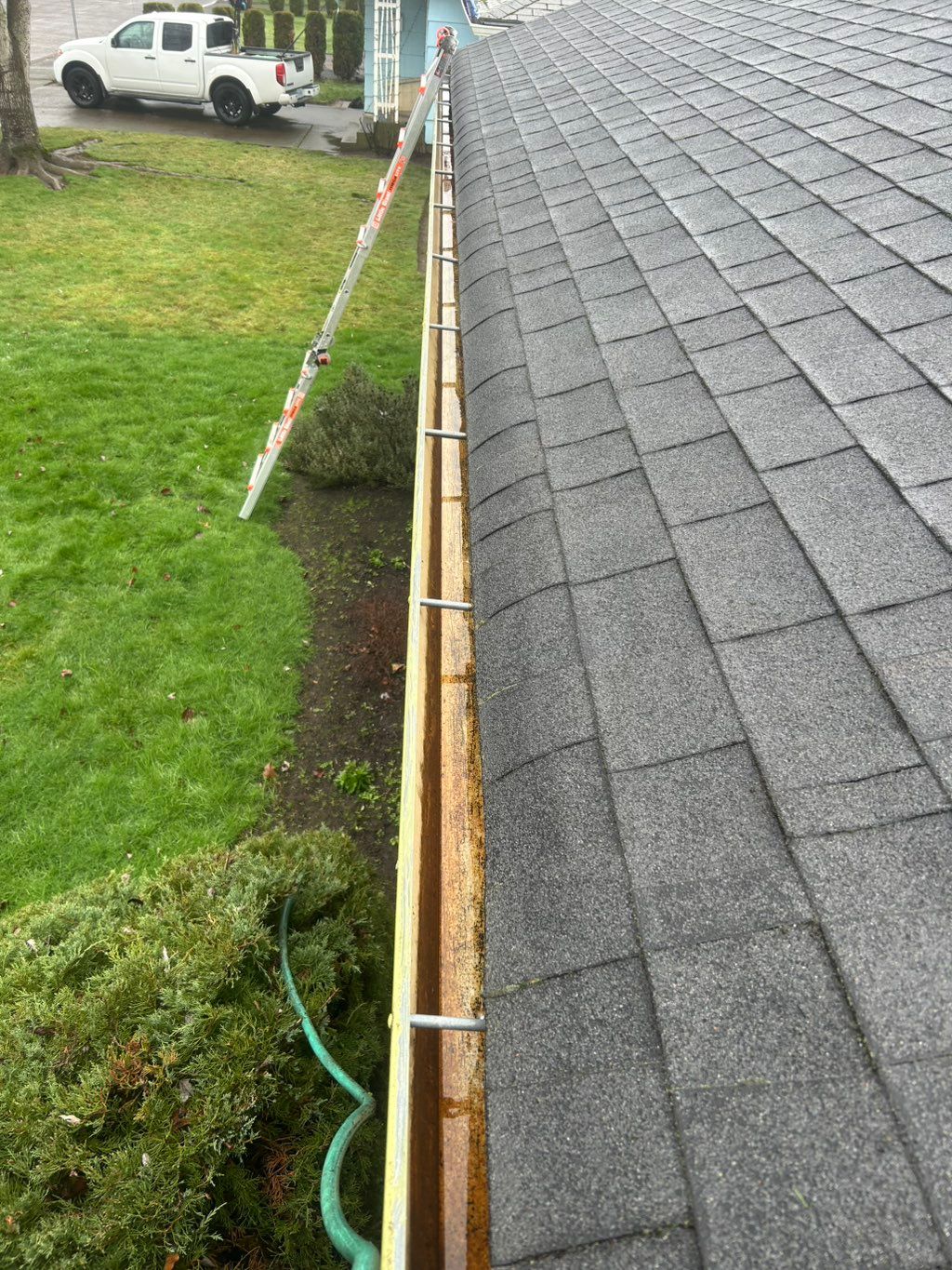 Gutter all clean and finished 