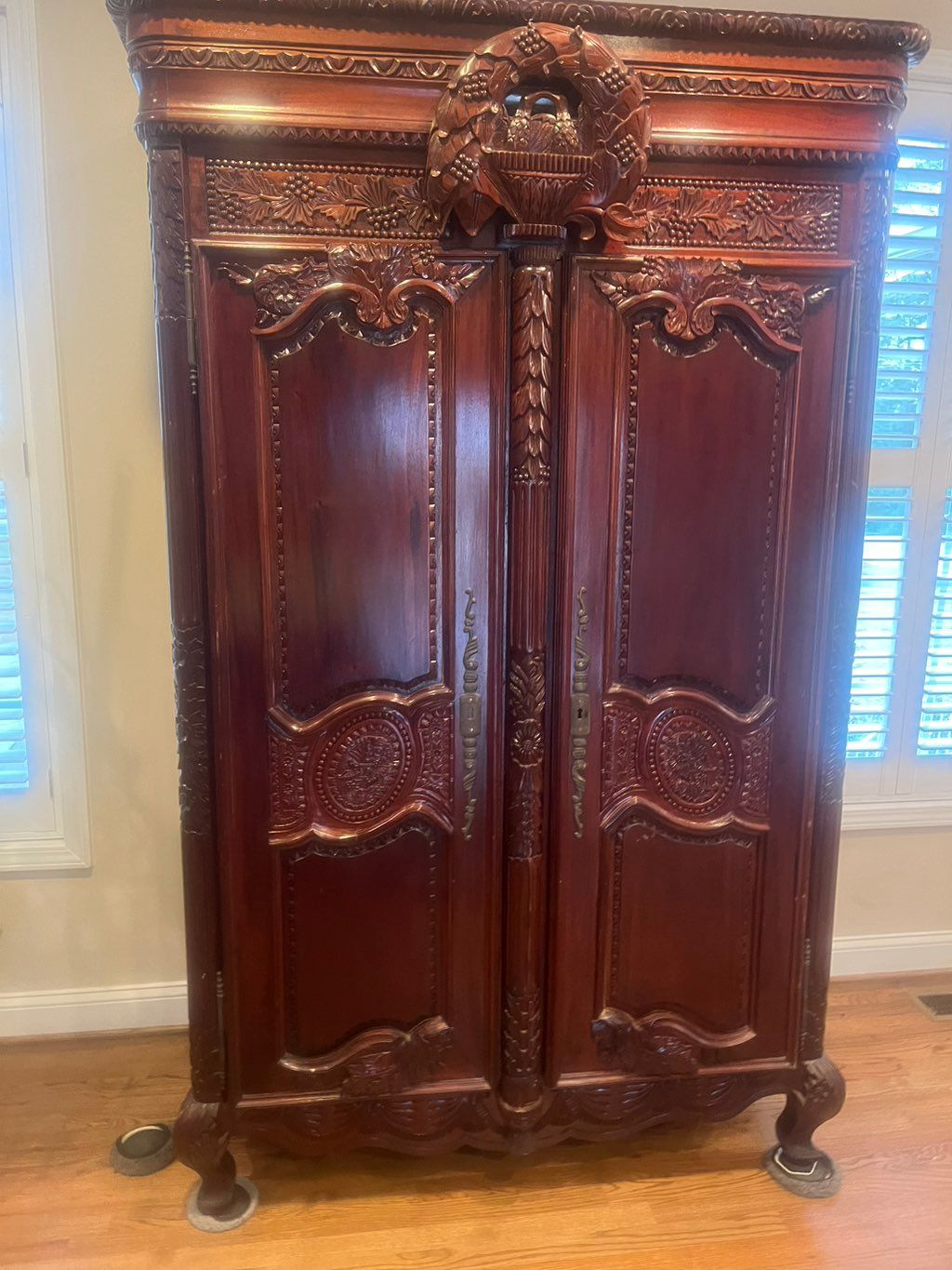 7ft by 4 ft Armoire 40 mile delivery