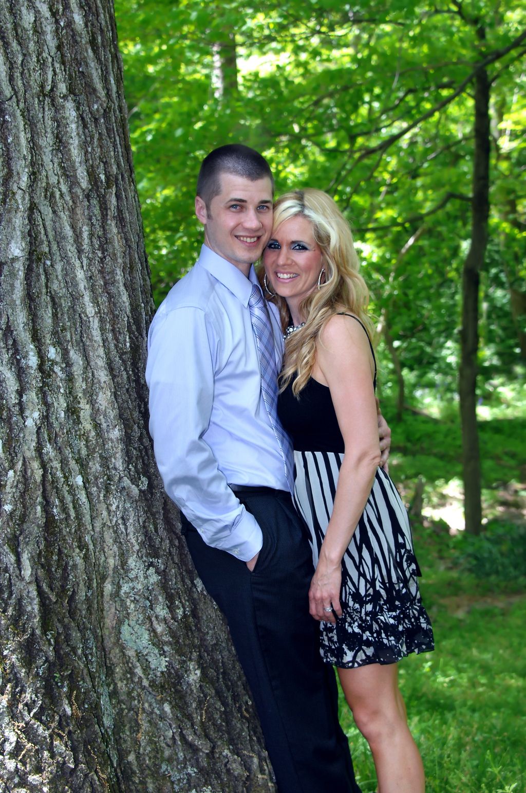 Engagement photos at belle meade park in belle mea