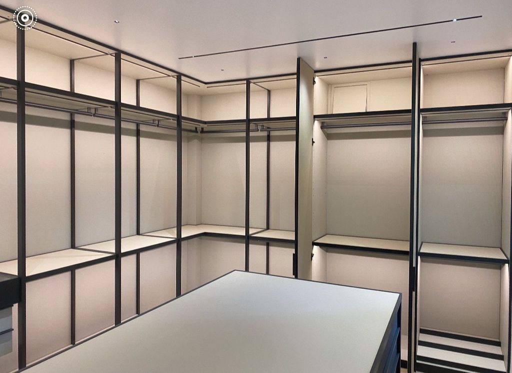 Cabinetery/Furniture instalation