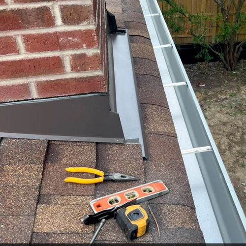 Pedro B.Gutters,shingle,siding,flat,tuck-pointing Profile Picture