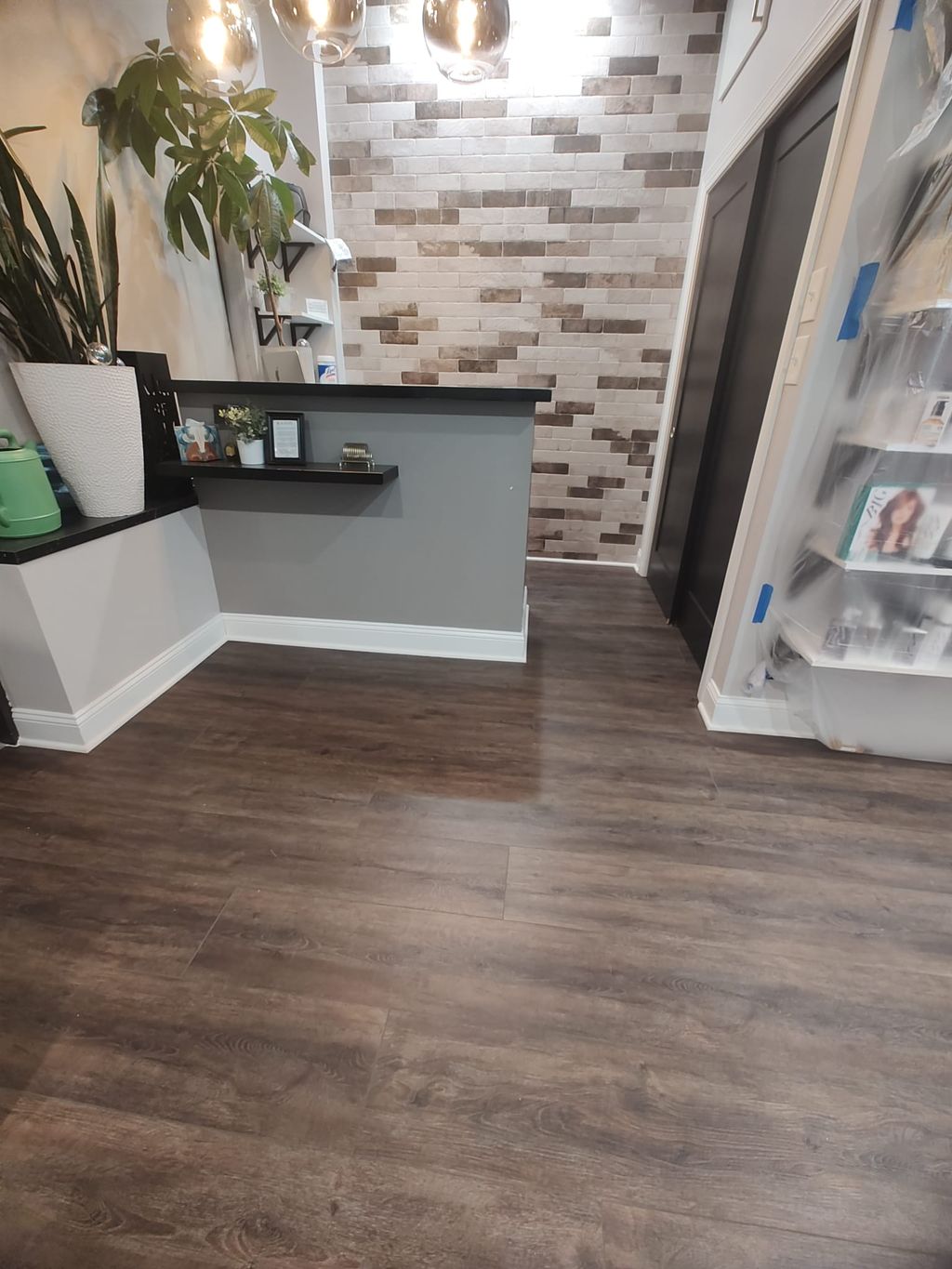 Salon - Luxury Vinyl Plank