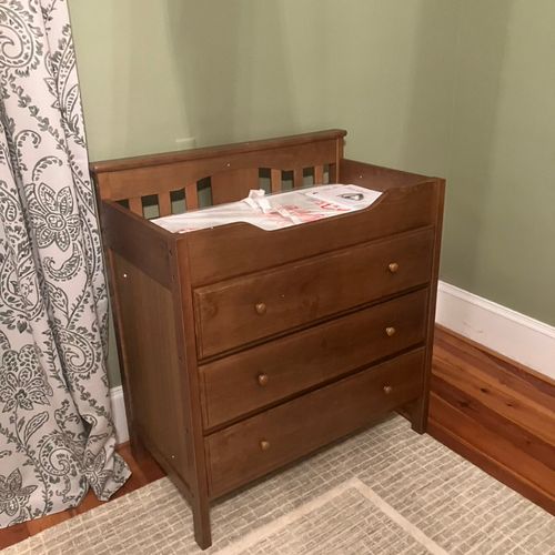 Davinci Baby changing table assembly 