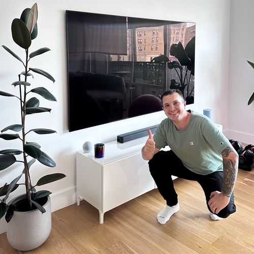 Konstantin did an excellent job! He mounted the TV