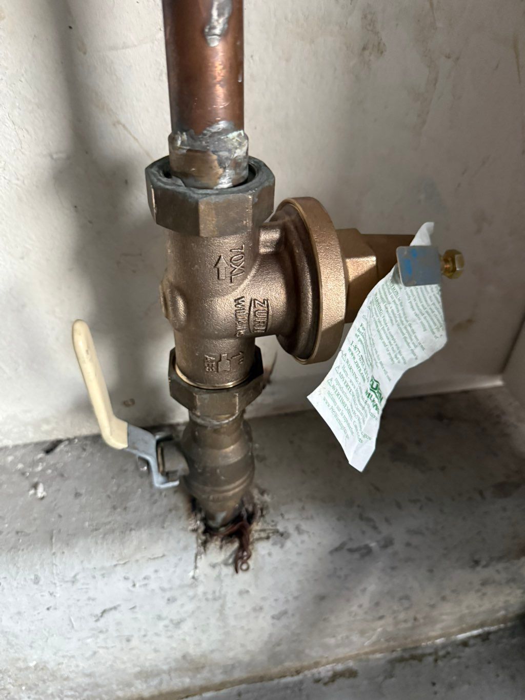 Pressure regulator installation 