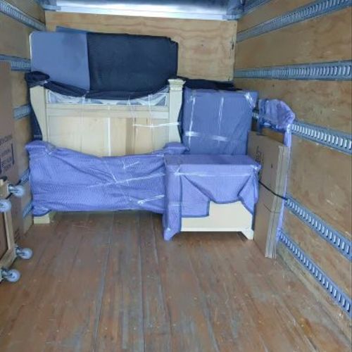 Small one bedroom bed set move 