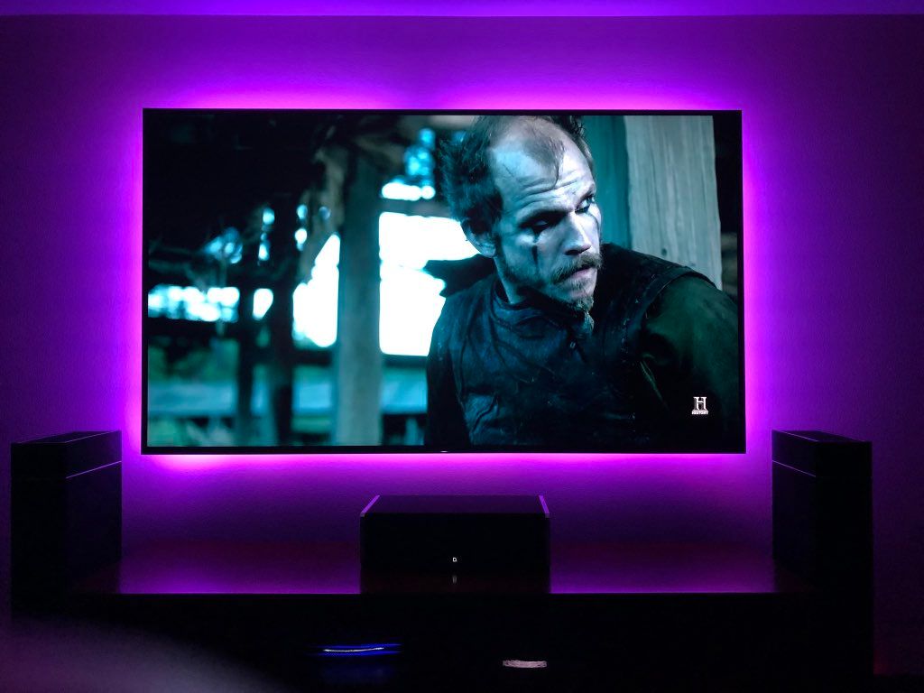 SONY Bravia 77” with Philips hue light setup for m