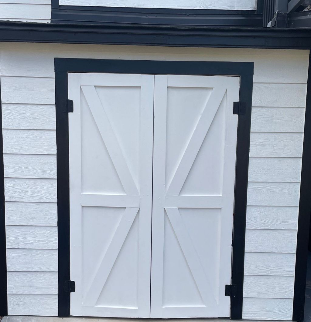 Beautiful new doors and fresh paint.