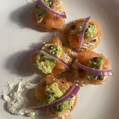 Smoked Salmon Cracker