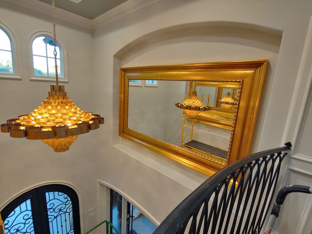 Weare doing hangings on a high ceiling 