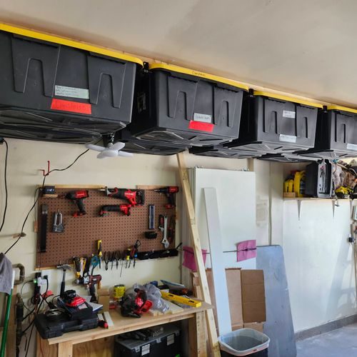 overhead bin storage 