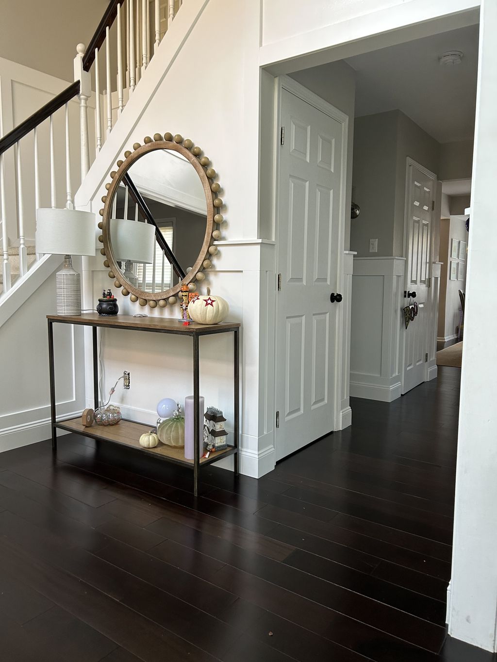 Entrance Foyer - Trim Molding