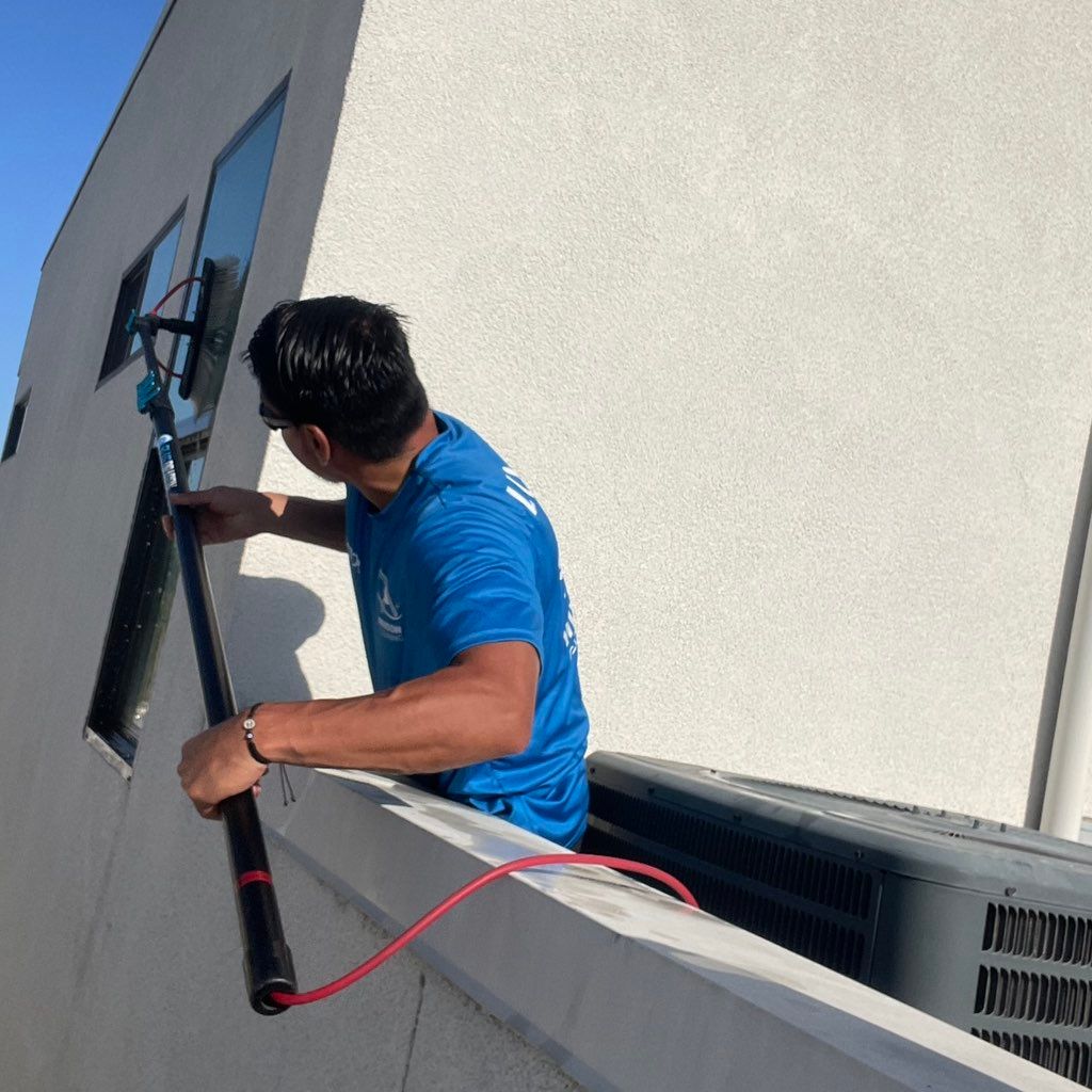 Lucero’s Window Cleaning